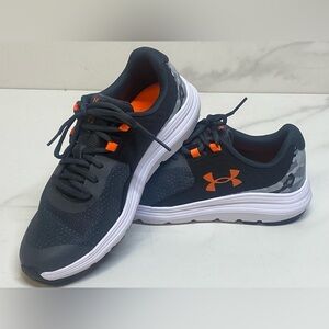 UNDER ARMOUR “OUTHUSTLE” Boys Sneakers - Size 6Y (Fits 6.5 Women